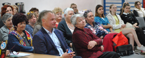 Przeszłość rzeczywiście łączy pokolenia