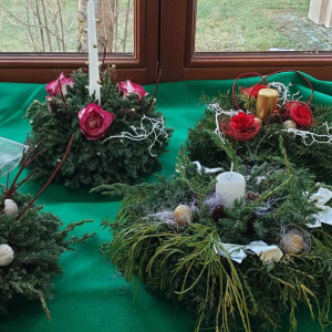 Stroiki Bożonarodzeniowe wykonane przez uczniów Technikum Ogrodniczego